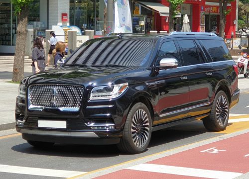 Lincoln_Navigator_L_Black_Label_U554_Infinite_Black_(1)